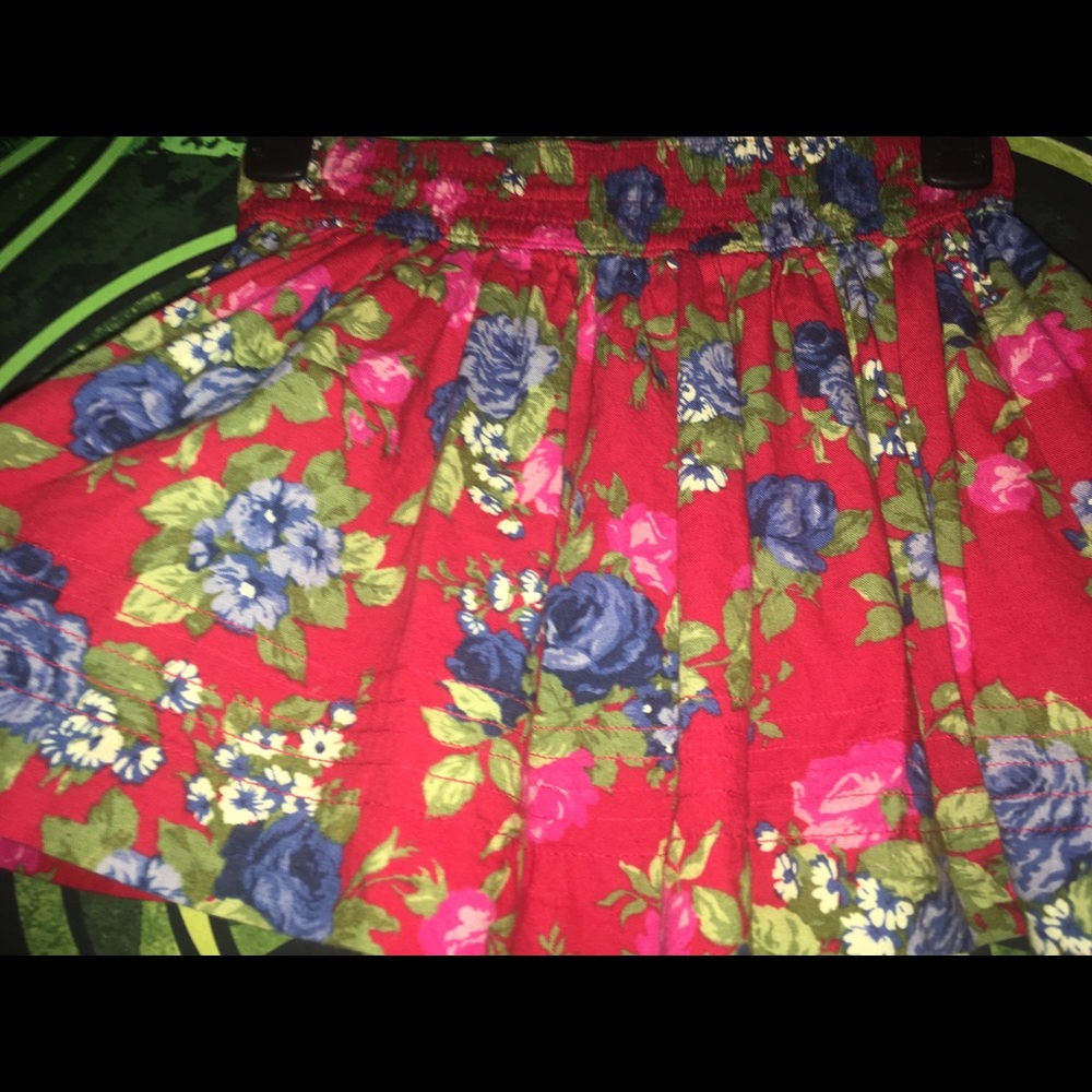 Red Skirt With Flower Pattern - Picture 5 of 5